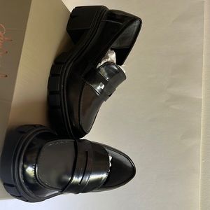 Crown vintage black loafers